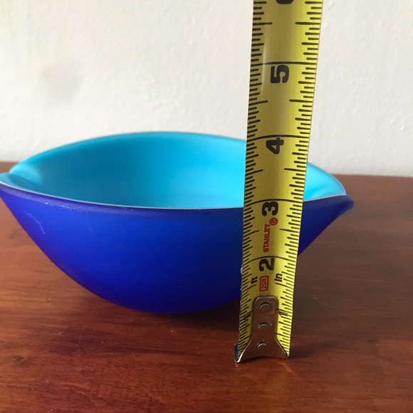 Vintage blue frosted cases glass catchall/ ashtray - Picture 8 of 9